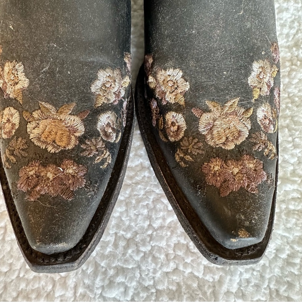 Women’s Cavender Distressed Embroidered Boots - Picture 4 of 9